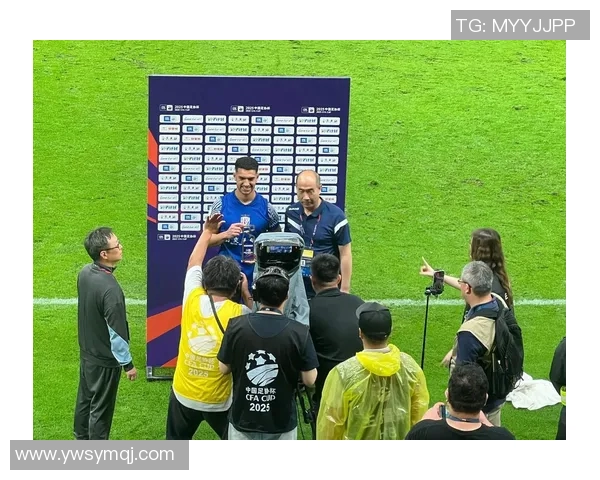 足球明星签名帽子的独特魅力与收藏价值探讨